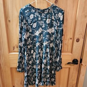 Green and cream long sleeved dress